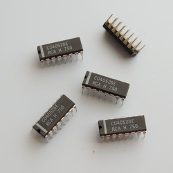 CD4052 integrovaný obvod CMOS