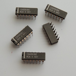 CD4093 integrovaný obvod CMOS