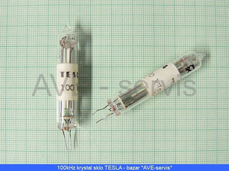 Krystal 100kHz ve skle TESLA